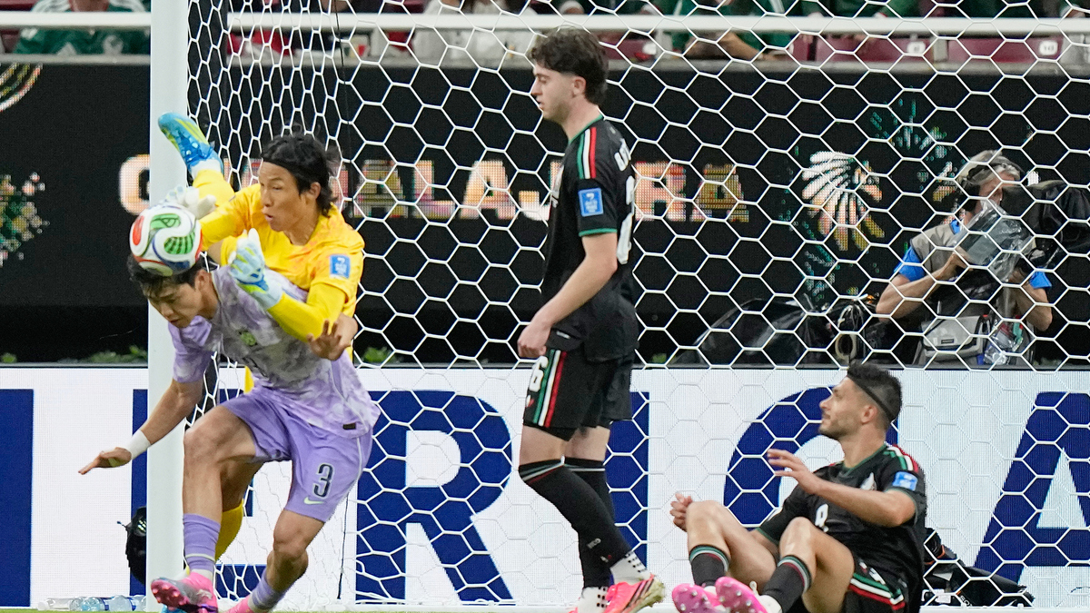 Mexico sớm giành vé đi tiếp tại World Cup 2026 sau sai lầm thủ môn Hàn Quốc