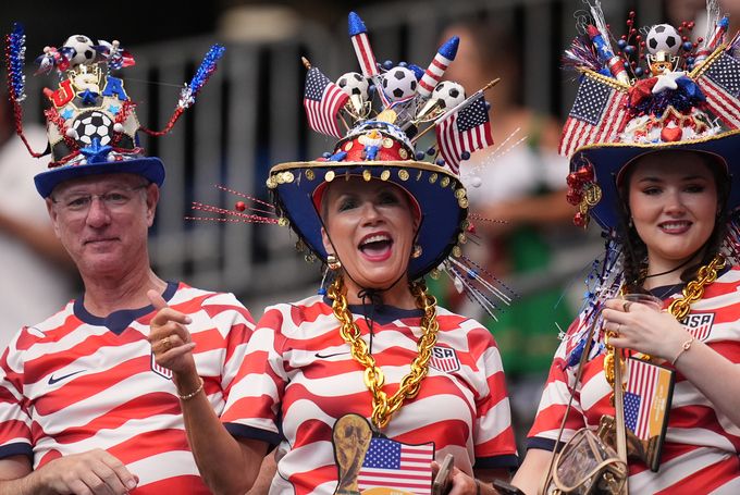 CĐV bóng đá Đức và Curacao tại Houston - không khí World Cup 2026 đang nóng dần