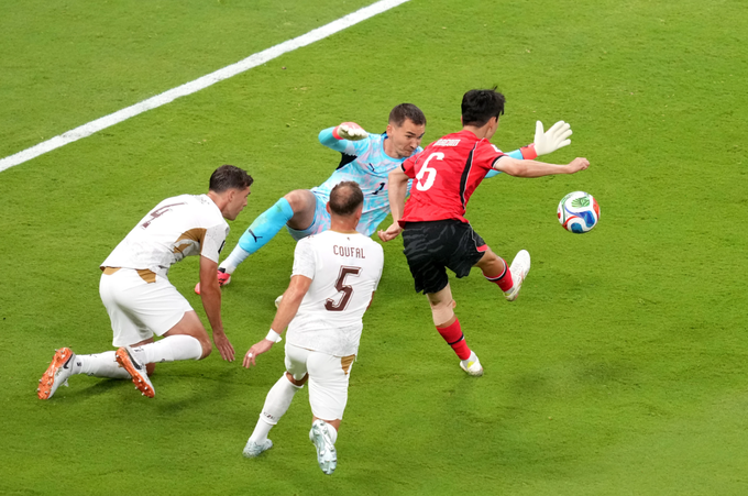 Hwang In-beom ghi bàn trong trận Hàn Quốc thắng CH Czech tại World Cup 2026