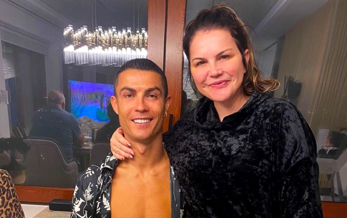 Katia Aveiro và em trai Cristiano Ronaldo trong bức ảnh thân thiết