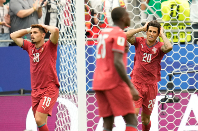 Pedro Neto và Joao Cancelo tiếc nuối trong trận Bồ Đào Nha hòa CHDC Congo