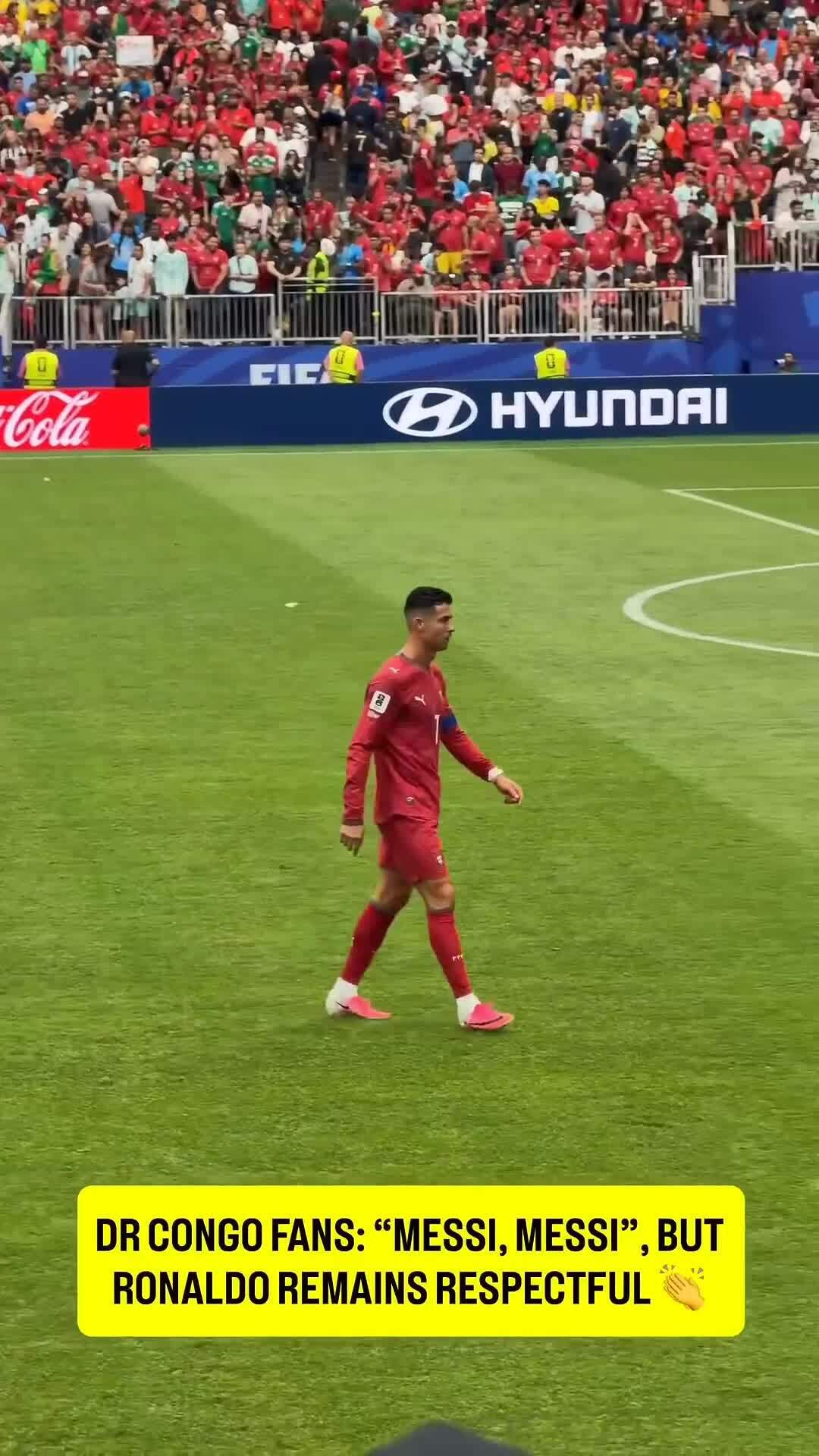 CĐV Congo hô tên Messi khi Ronaldo rời sân World Cup 2026