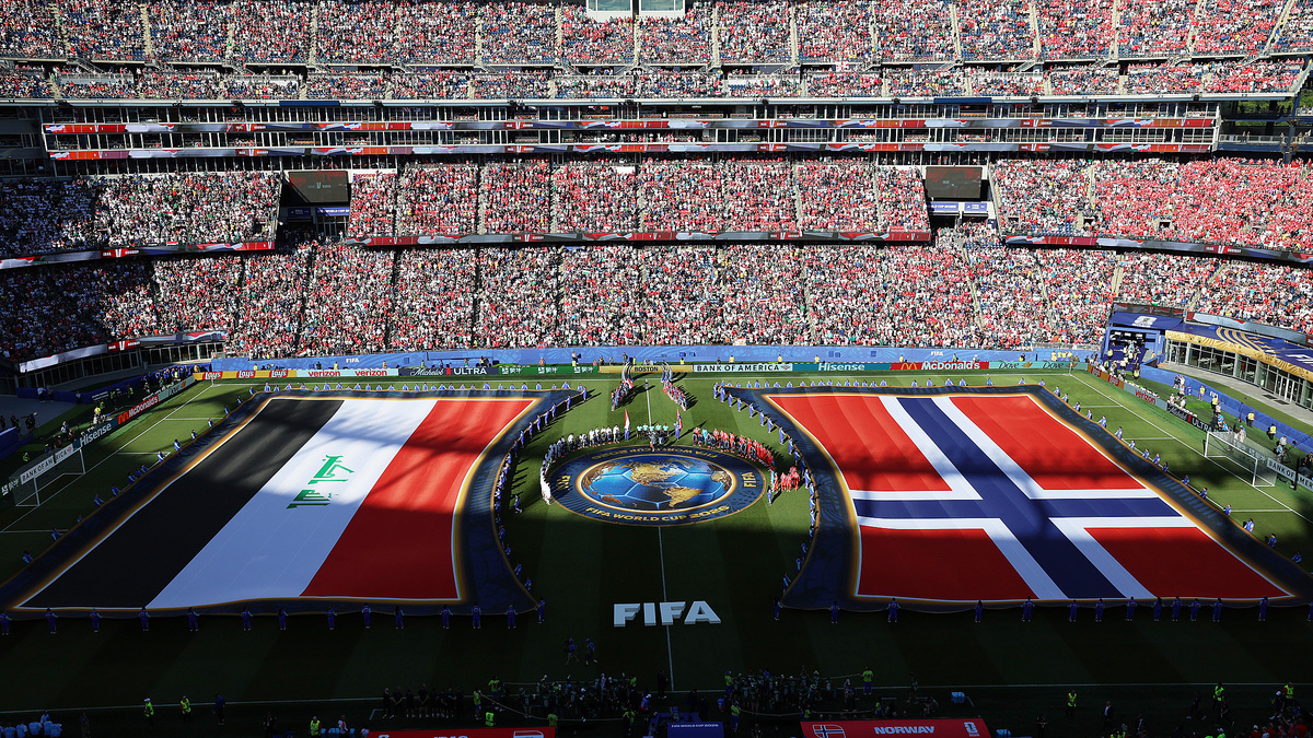 Vì sao cờ Arab Saudi và Iraq không được đặt chạm đất ở World Cup 2026?