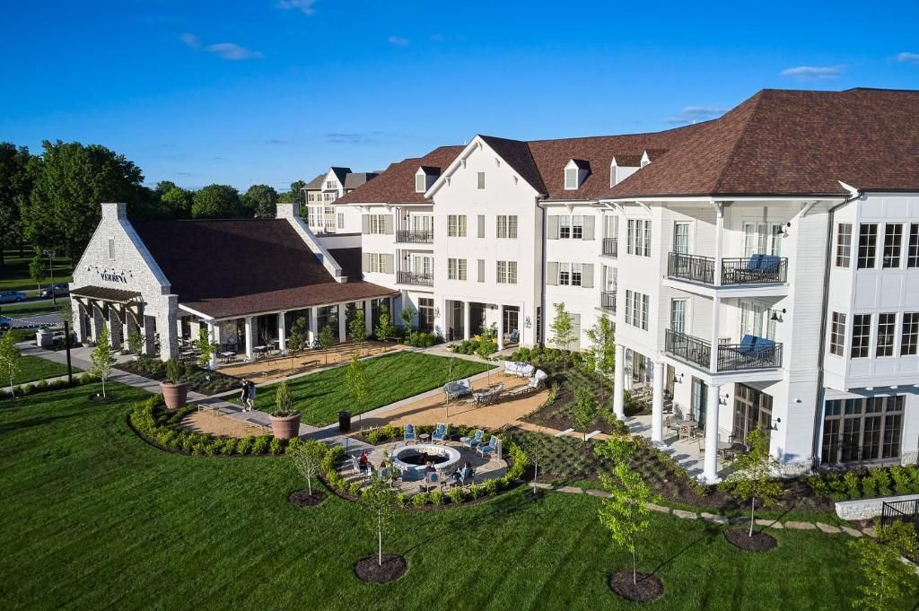 Sảnh chính khách sạn Inn at Meadowbrook - trung tâm đại bản doanh tuyển Anh World Cup 2026
