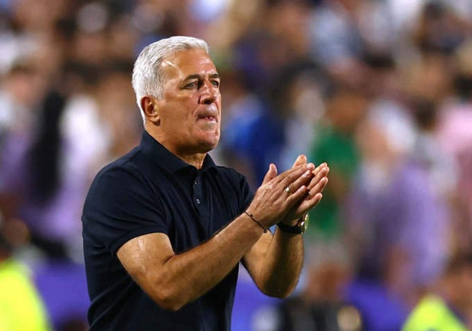 HLV Vladimir Petkovic phản ứng trên sân Kansas City, Mỹ ngày 16/6/2026