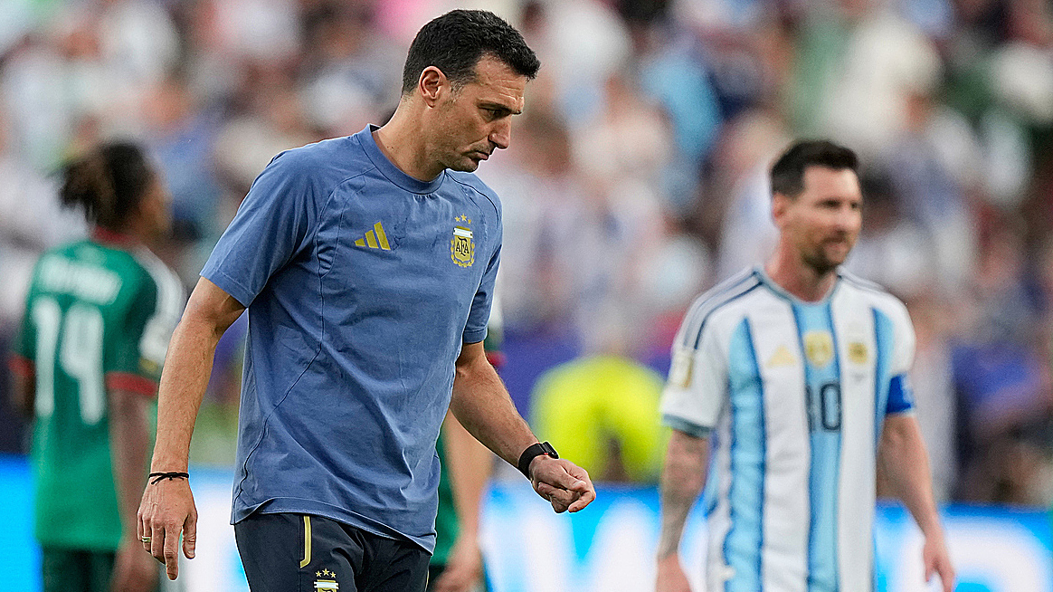 Scaloni: Ngày Messi giải nghệ sẽ là mất mát lớn cho bóng đá thế giới