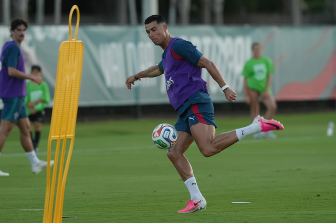 Cristiano Ronaldo tập luyện cùng Bồ Đào Nha tại Florida, hướng tới mục tiêu Bồ Đào Nha vô địch World Cup 2026
