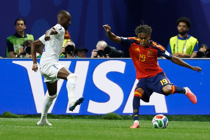 Cape Verde cầm hòa Tây Ban Nha: Willy Semedo theo kèm Lamine Yamal