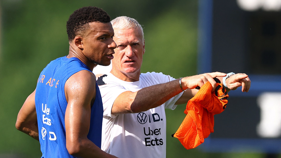 Deschamps: Sự nổi tiếng không làm Mbappe thay đổi