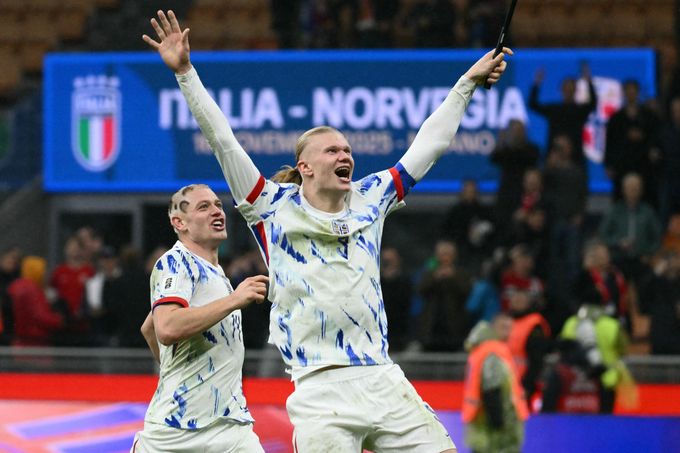 Haaland World Cup mừng bàn thắng vào lưới Italy
