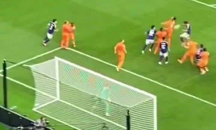 Bàn gỡ hòa 2-2 của Nhật Bản trước Hà Lan - tình huống dẫn đến phát ngôn của Van der Vaart