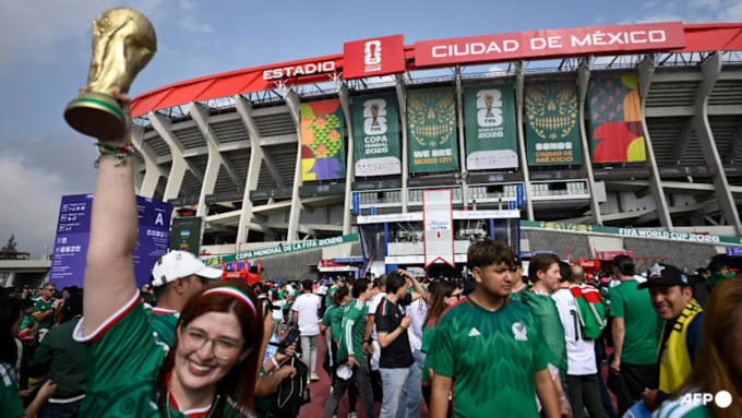 Cổ động viên trước sân vận động Mexico City trước trận đấu bảng A World Cup 2026 giữa Mexico và Nam Phi