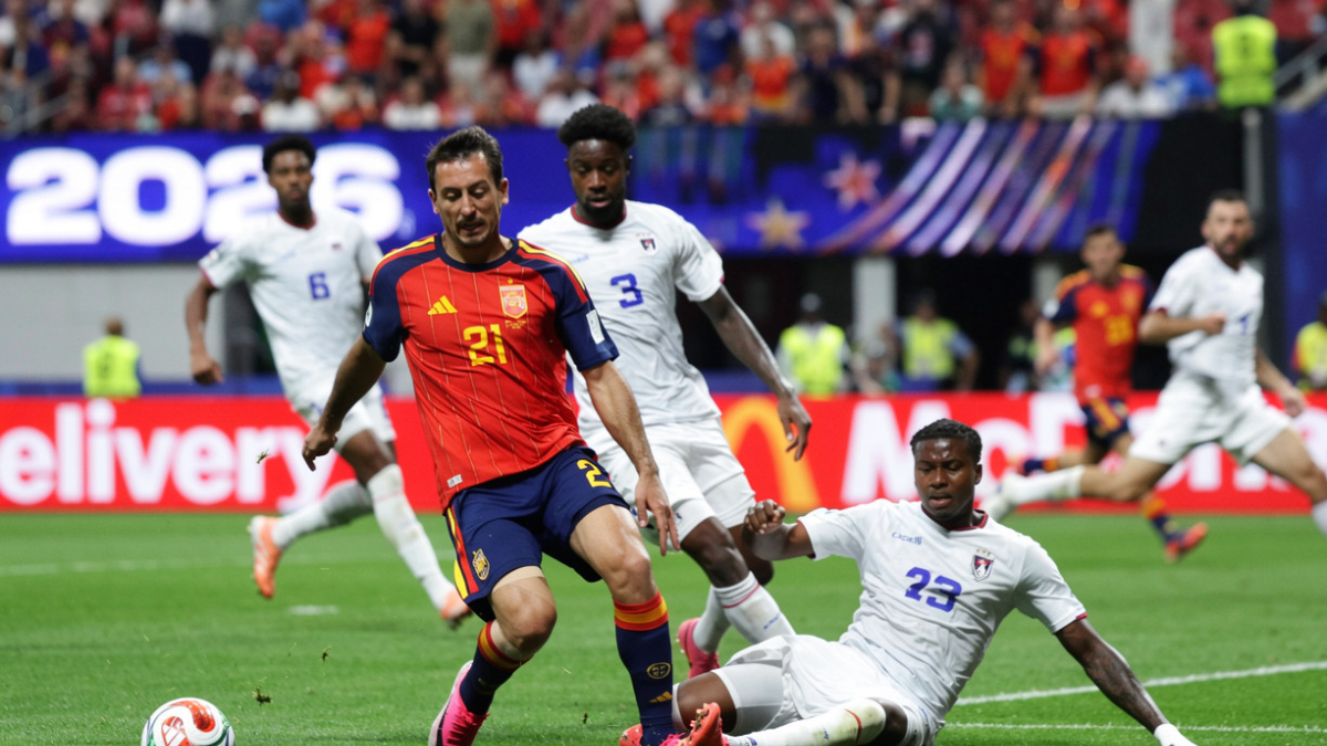 Mikel Oyarzabal lập thống kê hiếm thấy ở World Cup 2026: 30 phút đầu không chạm bóng