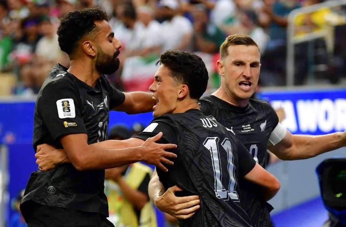 Elijah Just mừng bàn mở tỷ số World Cup 2026