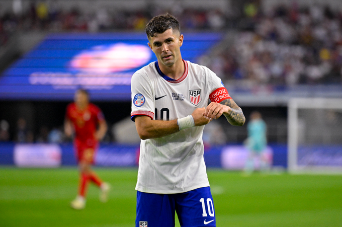 Christian Pulisic chuẩn bị đá phạt góc - ngôi sao bóng đá Mỹ