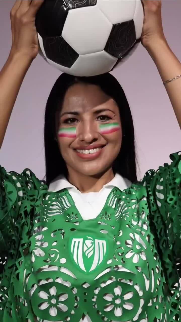 Áo World Cup cổ động viên Mexico lấy cảm hứng từ nghệ thuật đục giấy và Lễ hội Người chết