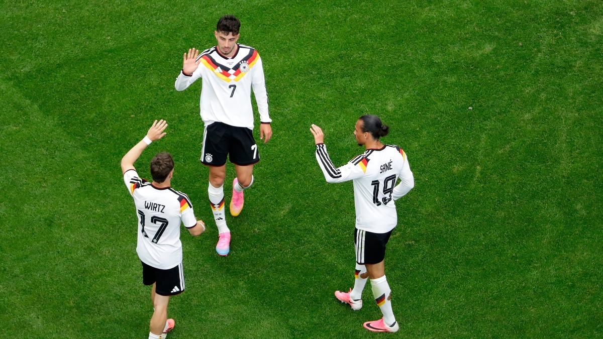 Đức phá kỷ lục ghi bàn World Cup, vượt mặt Brazil sau chiến thắng 7-1