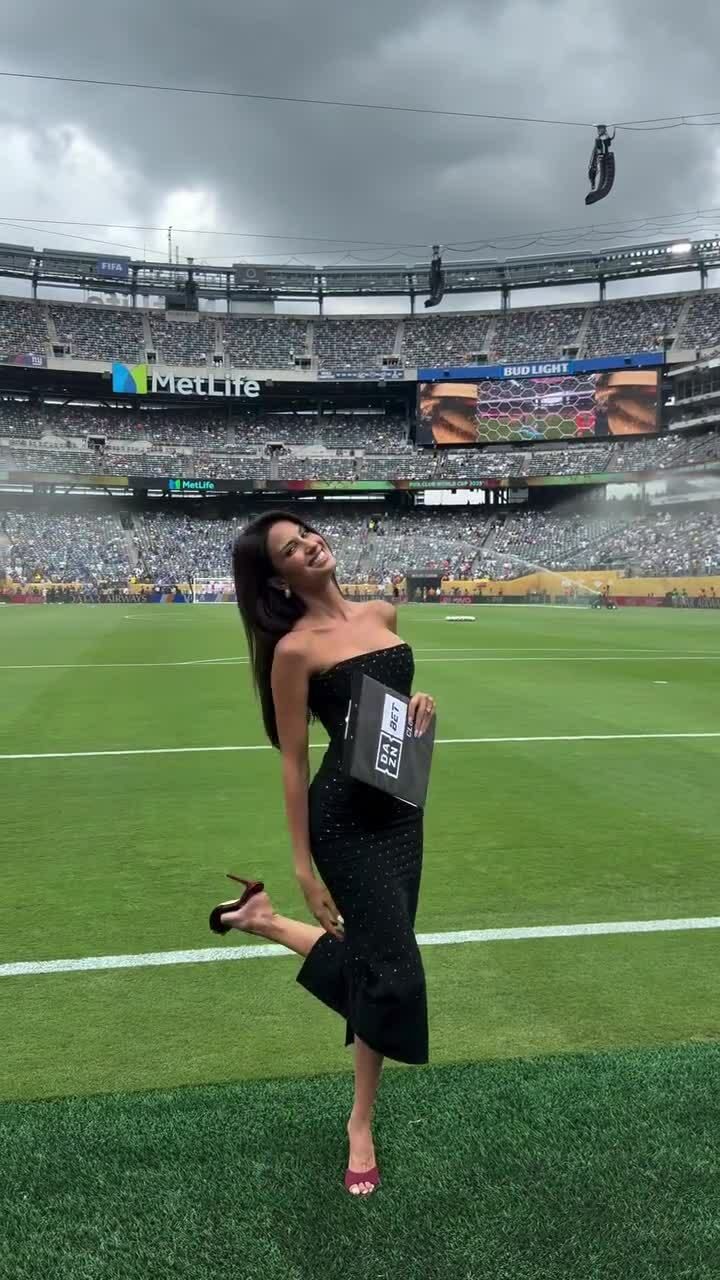 Eleonora Incardona Thời trang dẫn chương trình World Cup 2026