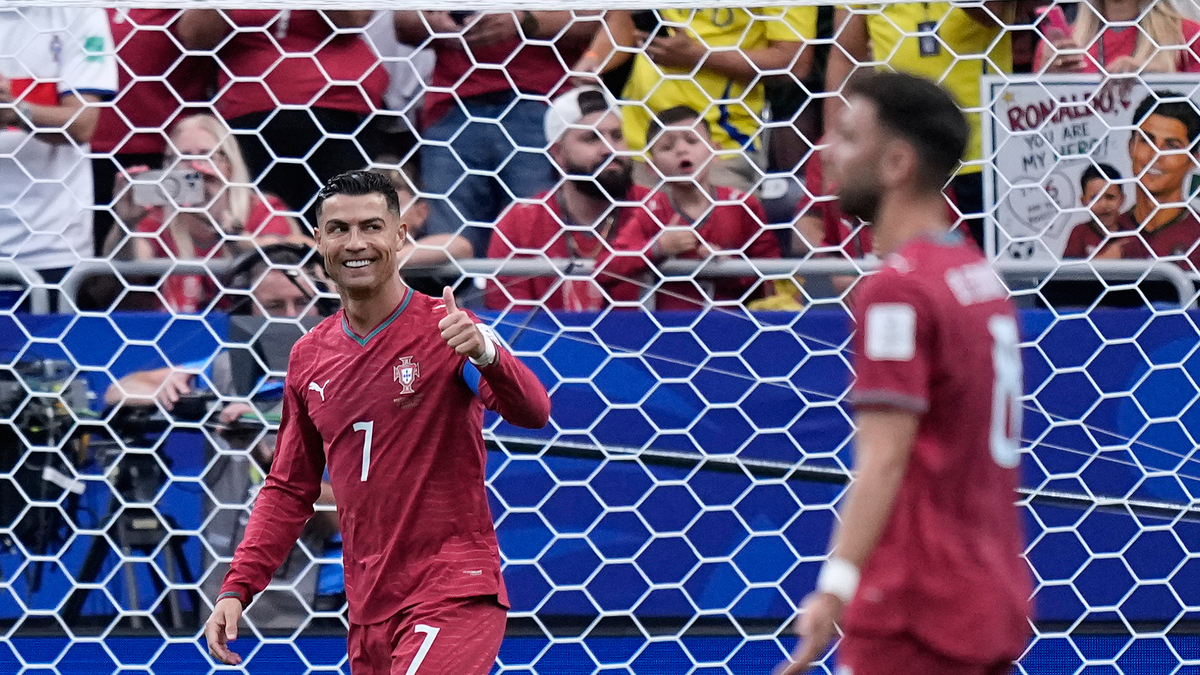 Bồ Đào Nha hòa CHDC Congo: Ronaldo có đáng bị chỉ trích?