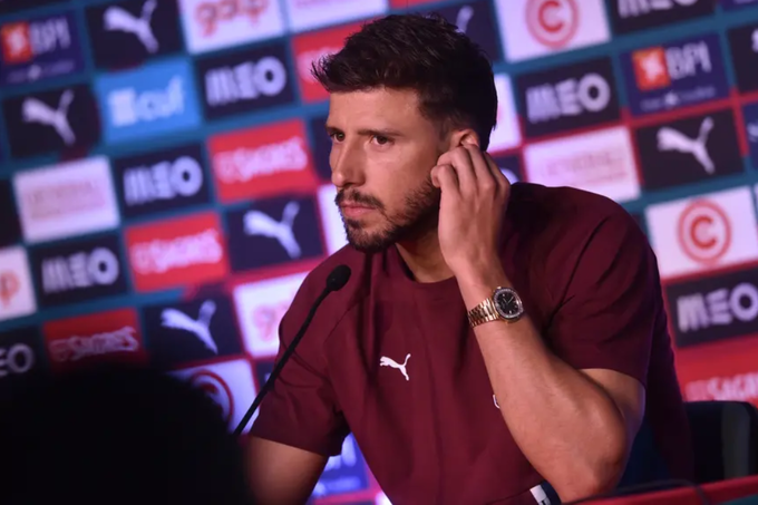Ruben Dias họp báo bảo vệ Ronaldo Bồ Đào Nha