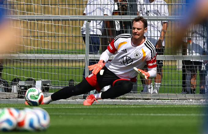 Neuer trở lại tuyển Đức trong buổi tập chuẩn bị World Cup 2026