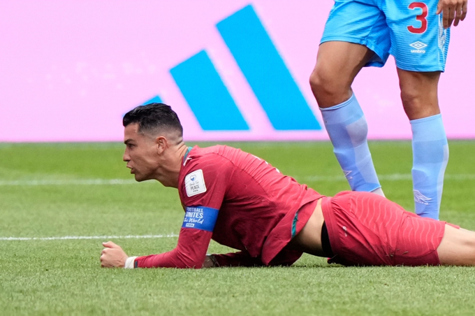 Cristiano Ronaldo nằm sân trong trận Bồ Đào Nha hòa CHDC Congo World Cup 2026
