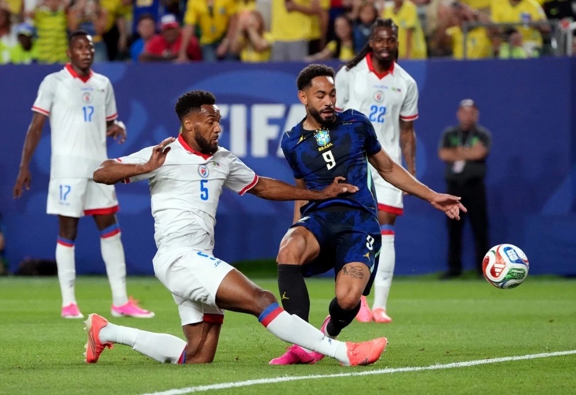 Cunha mở tỷ số cho Brazil trong trận Brazil thắng Haiti