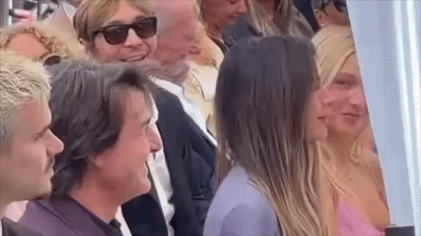 David Beckham nhận sao Hollywood: Vợ bị chỉ trích vì cử chỉ thân mật với Tom Cruise