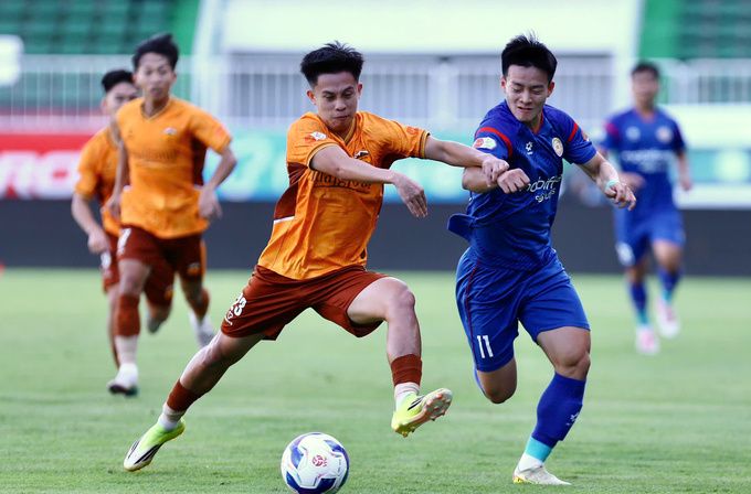 HAGL thua PVF-CAND: Hoàng Vĩnh Nguyên tranh bóng