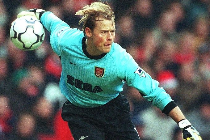 Cựu thủ môn Alex Manninger trong màu áo Arsenal