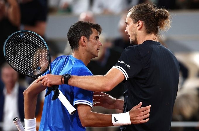 Zverev động viên Jodar sau trận tứ kết Roland Garros 2026
