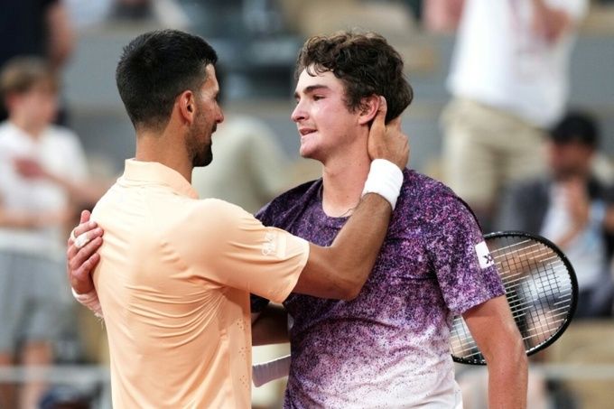 Djokovic thua Fonseca Roland Garros 2025