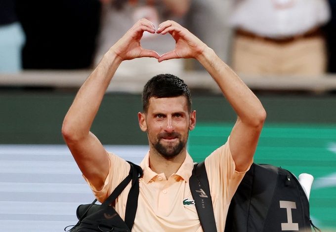 Djokovic cảm ơn khán giả sau thất bại trước Fonseca