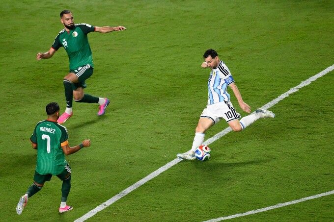 Messi kỷ lục World Cup: dứt điểm đánh bại hàng thủ Algeria