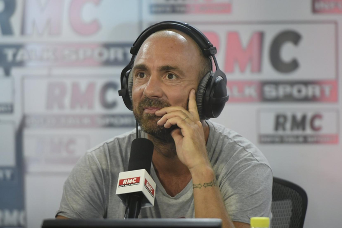 Christophe Dugarry chỉ trích Arsenal trên chương trình Rothen s'enflamme