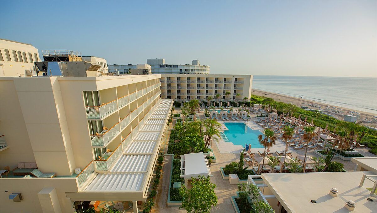 Ronaldo lưu trú tại Four Seasons Palm Beach view biển