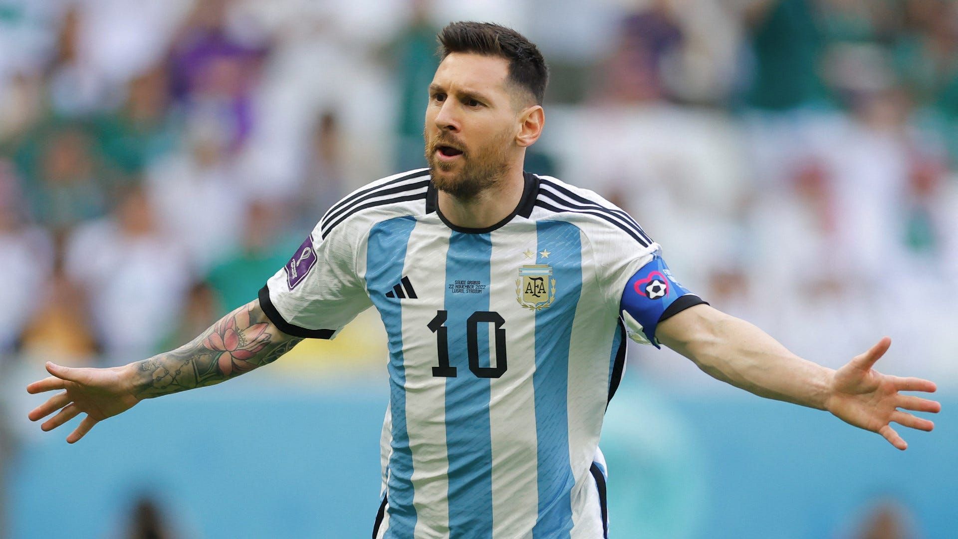 Tượng Messi bằng thép và bê tông nặng 70 tấn