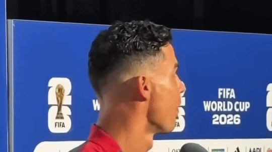 Ronaldo ngắt câu hỏi về Messi: 'Tôi không ở đây để tranh luận'