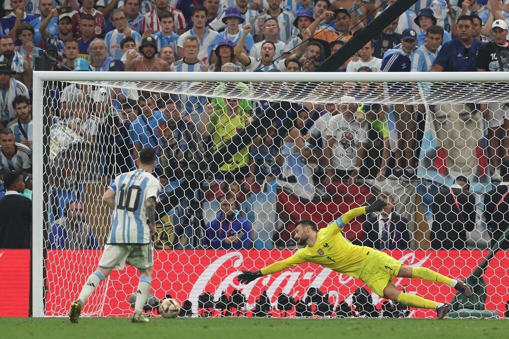 Lionel Messi sút luân lưu trong trận chung kết World Cup 2022, một khoảnh khắc liên quan đến quy định luân lưu
