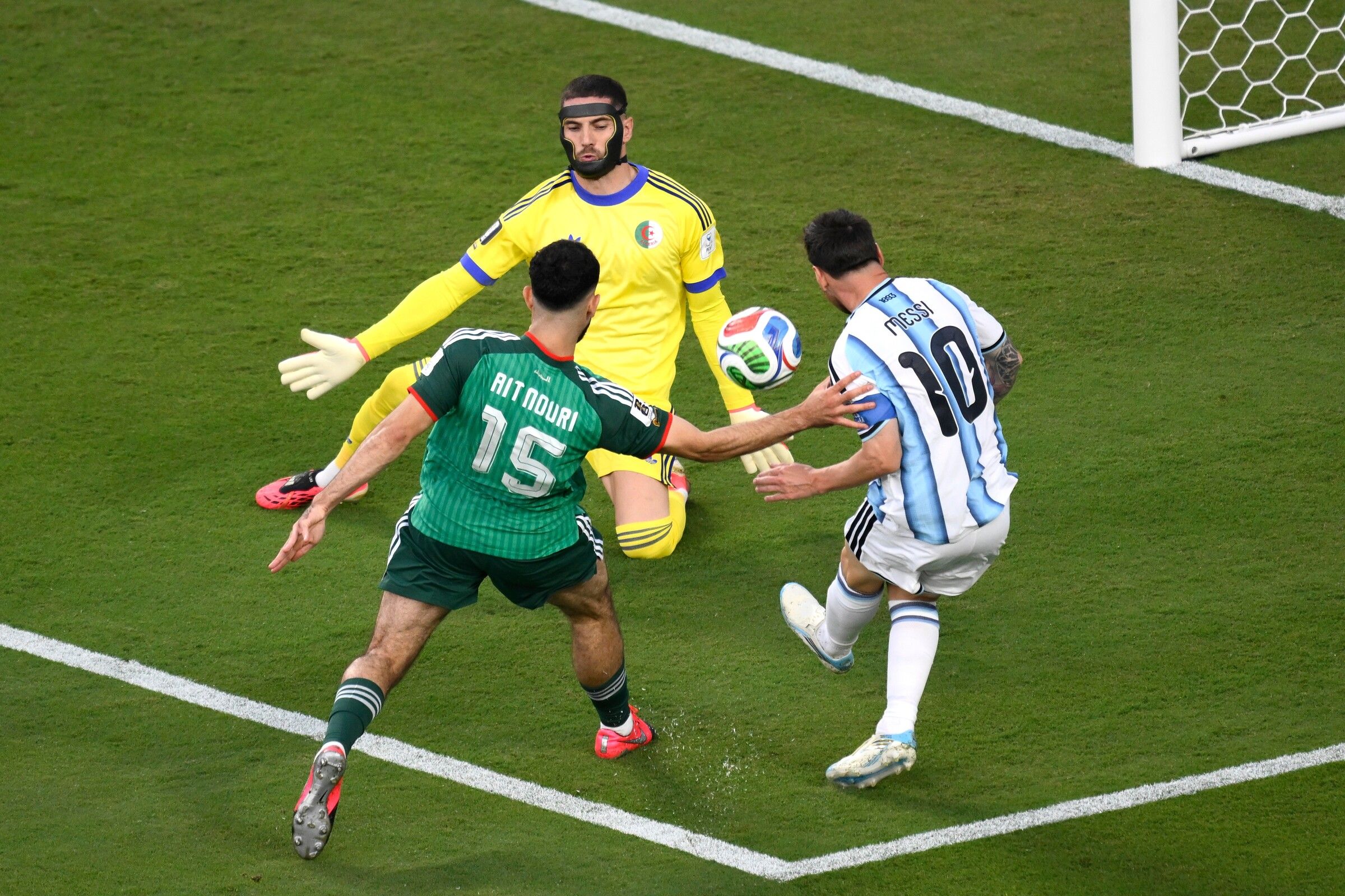 Thủ môn Luca Zidane cản phá Messi tại World Cup 2026