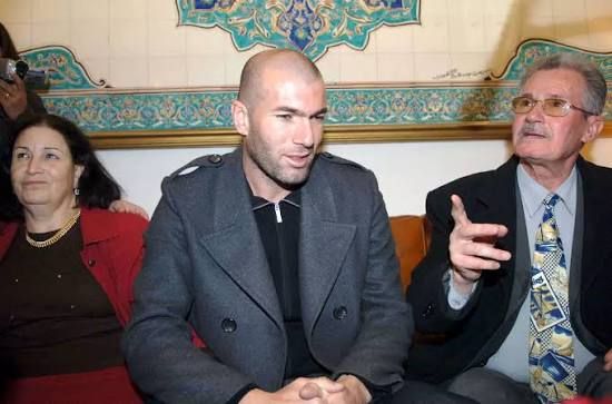 Gia đình Zidane về thăm Algeria