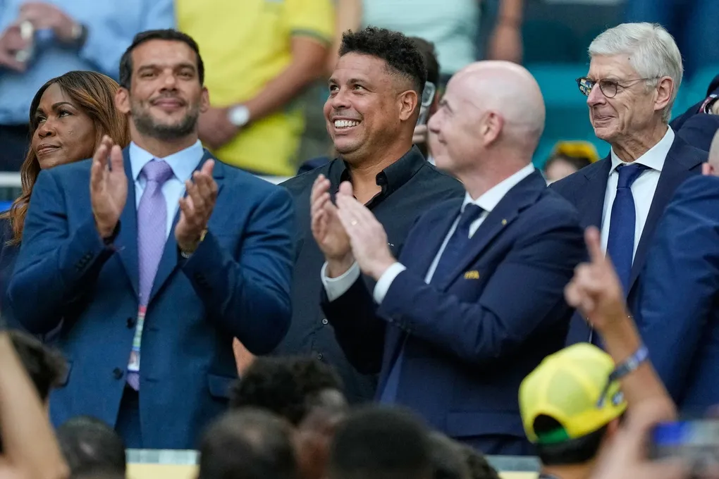 Danh thủ Ronaldo dự khán trận đấu World Cup 2026