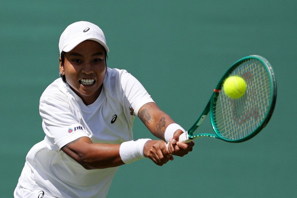 Sawangkaew đánh trái tay tại Wimbledon 2026