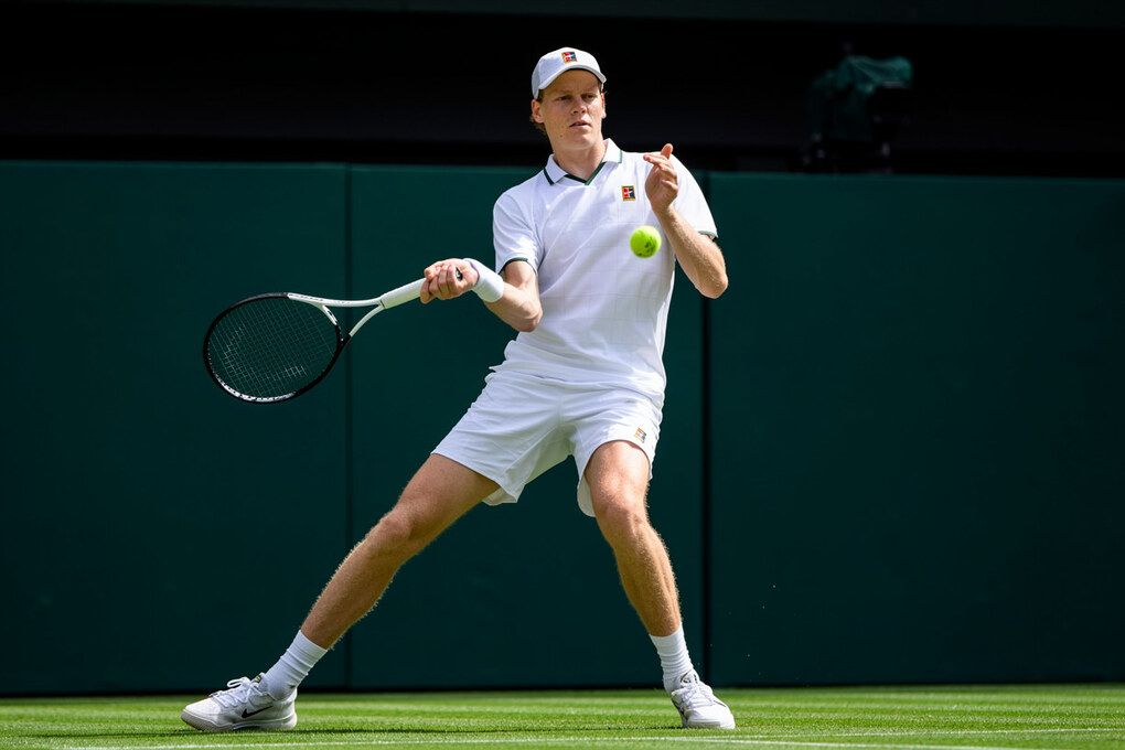 Jannik Sinner thi đấu tại Wimbledon 2026 - chủ đề Sinner Djokovic Wimbledon 2026