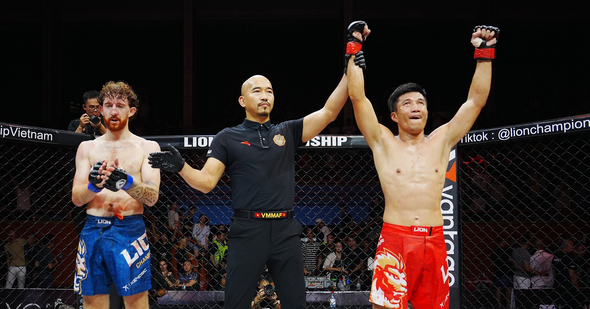 Trương Cao Minh Phát hạ nhà vô địch Kickboxing Ireland tại MMA Việt Nam