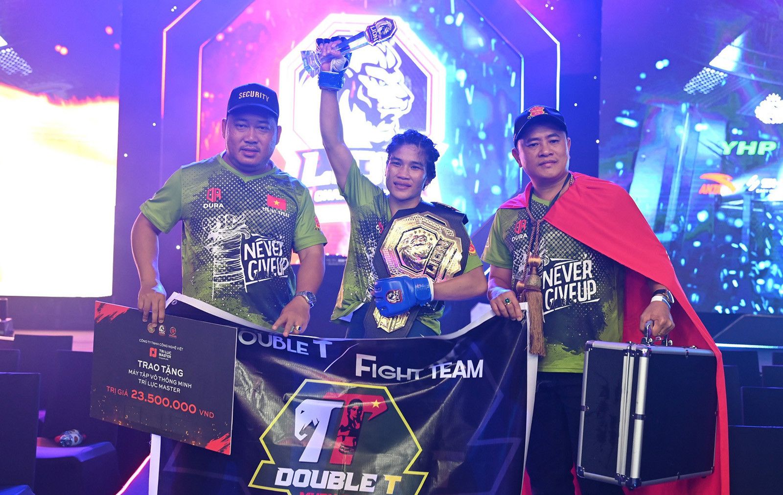 Nữ võ sĩ Thanh Trúc bảo vệ đai vô địch MMA