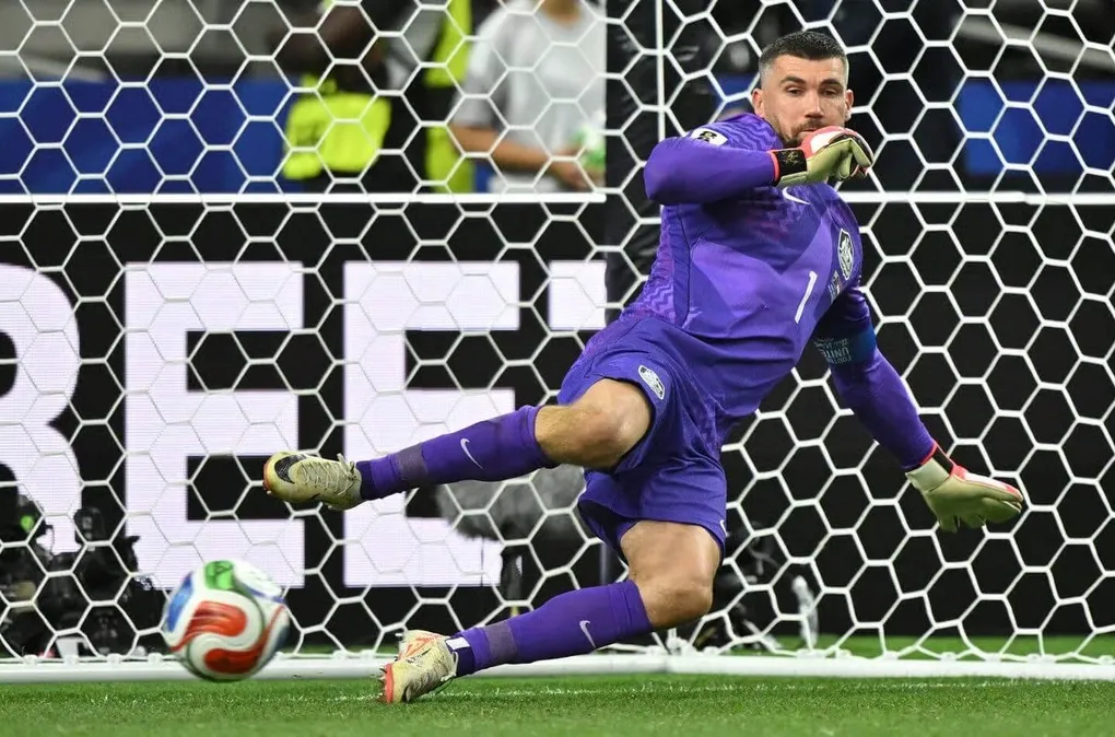 Ryan đổ người trong quả luân lưu Panenka của Salah World Cup 2026