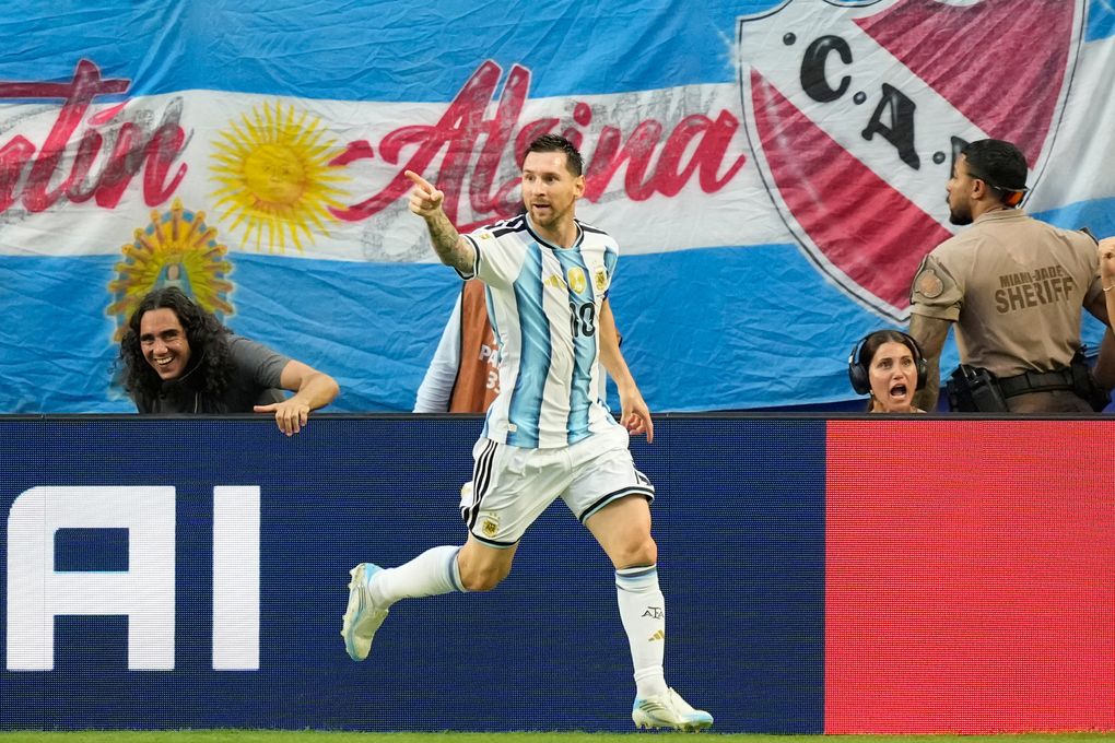 Messi phá kỷ lục World Cup khi ghi bàn cho Argentina