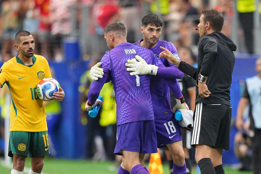Thủ môn Mathew Ryan vào sân thay Patrick Beach ở World Cup 2026