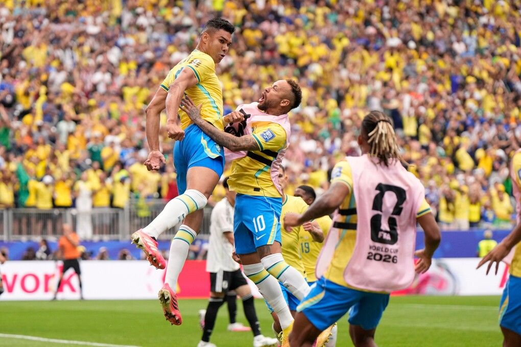 Casemiro ăn mừng bàn thắng gỡ hòa cho Brazil tại World Cup 2026